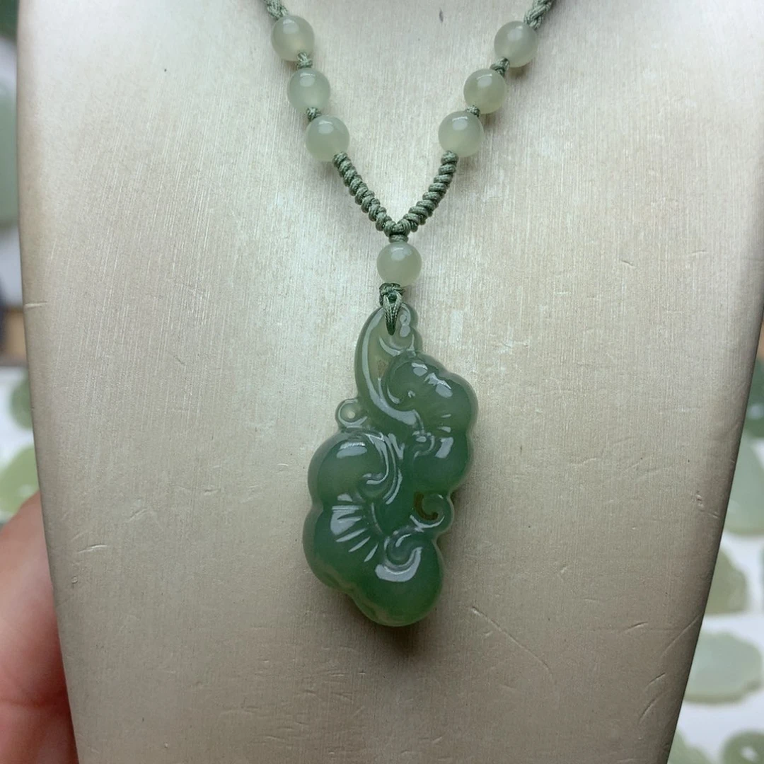 颈饰未镶嵌和田玉