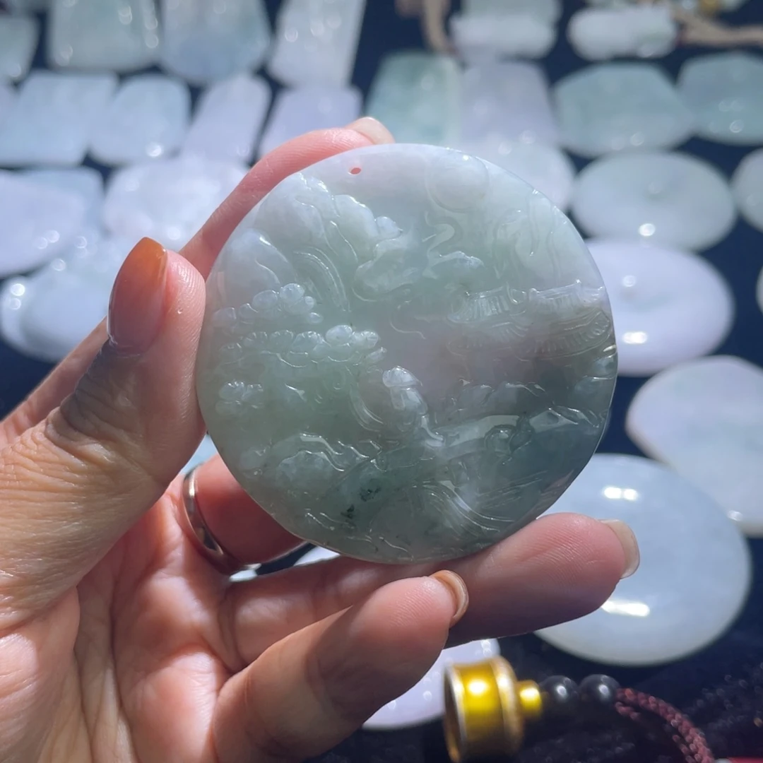 翡翠未镶嵌颈饰观音