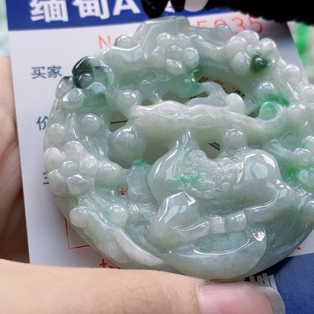 吊坠(不含链)未镶嵌翡翠