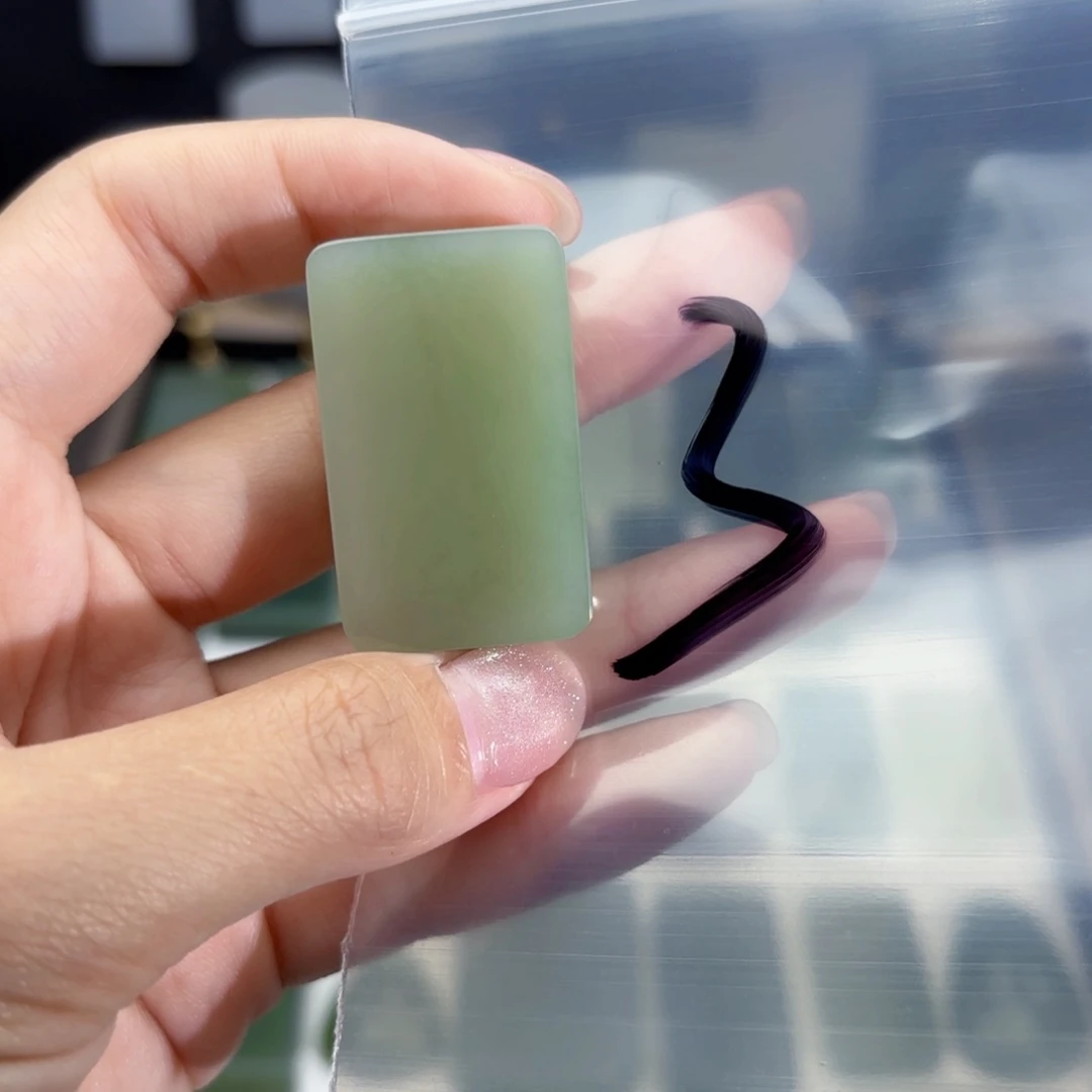 和田玉未镶嵌颈饰香**架