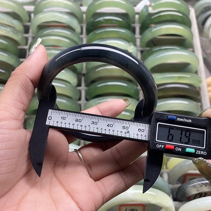 蛇纹石玉未镶嵌手镯177