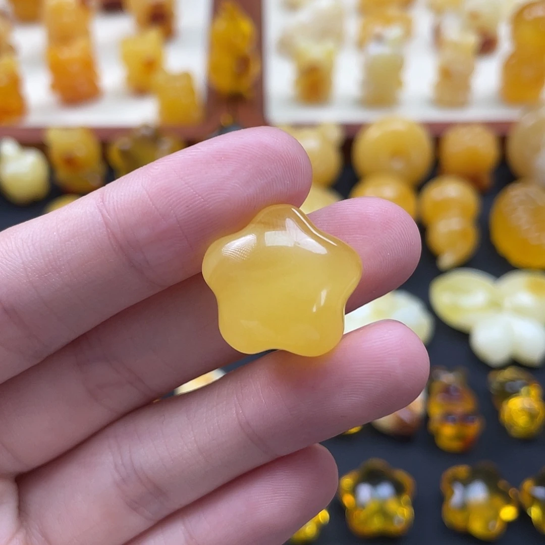 未镶嵌蜜蜡珠宝奇石?