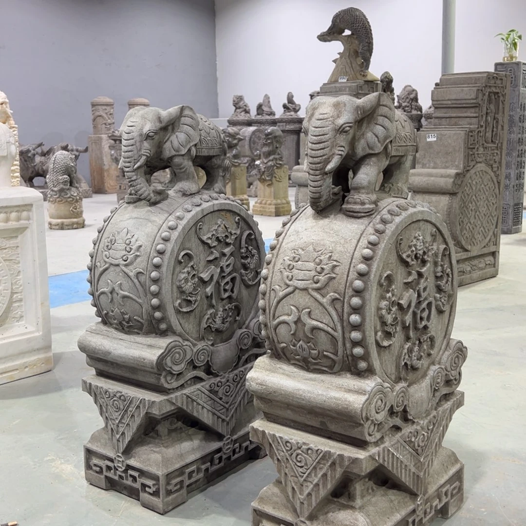 青石材质抱鼓石一对