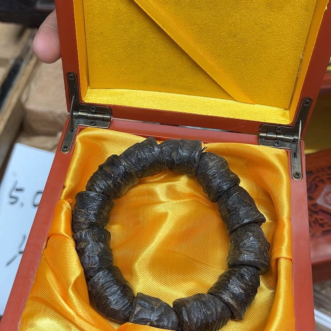 大叶紫檀（黑酸枝木类）