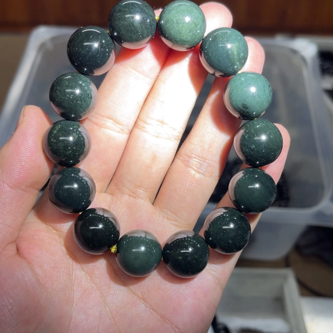 长***人和田玉（糖玉）未镶嵌挂件