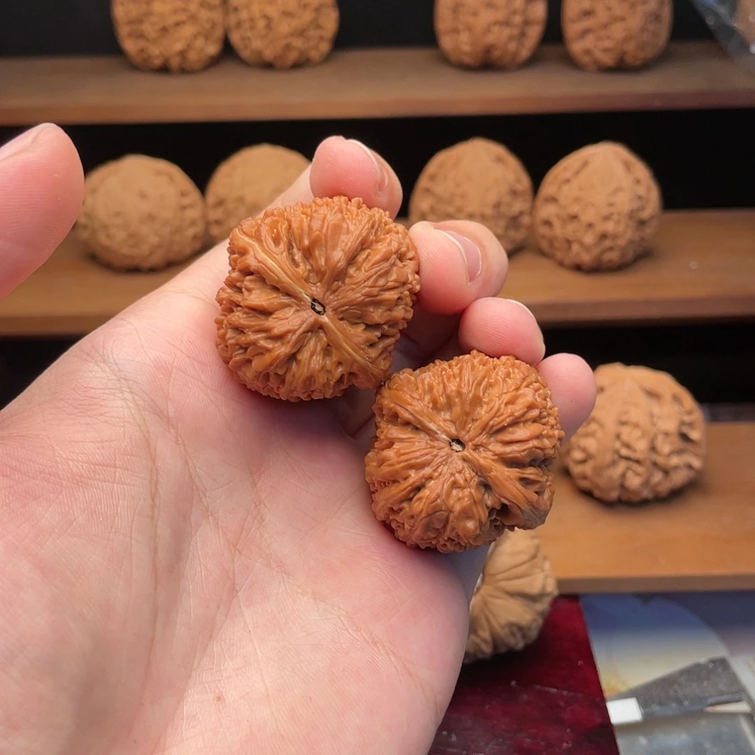 文玩核桃把件37边39肚粉红皮大蒜头46克