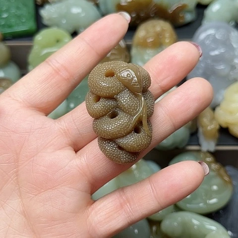 颈饰未镶嵌和田玉