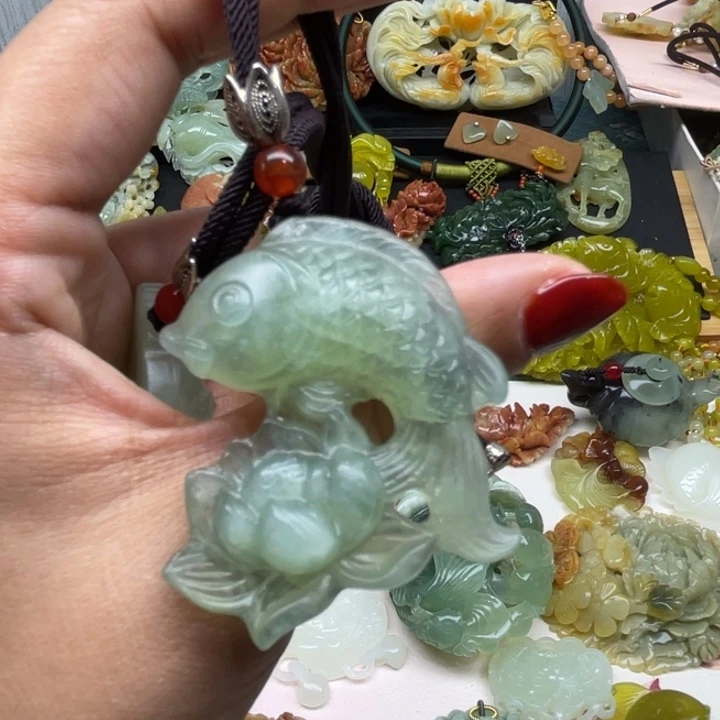 蛇纹石玉未镶嵌颈饰