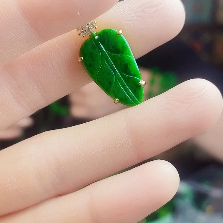 翡翠银S925镶嵌颈饰多样性