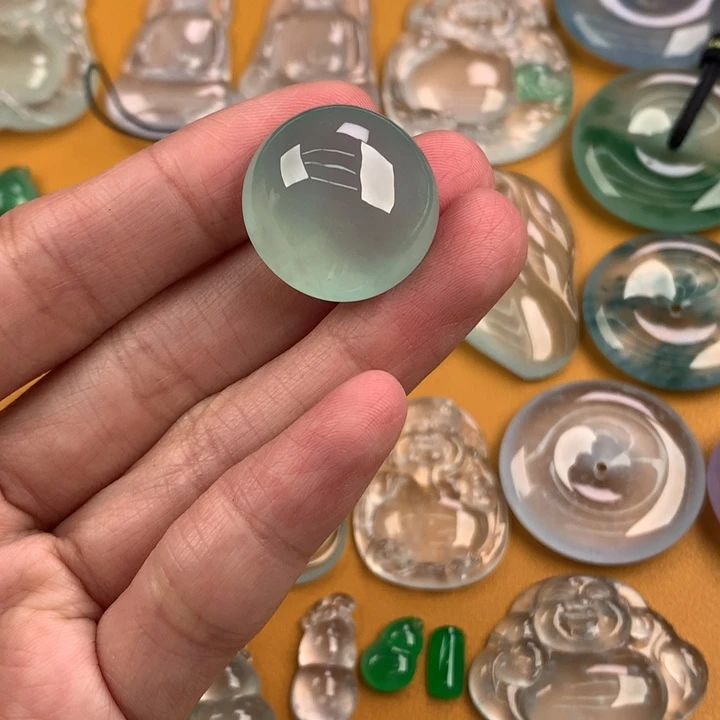 颈饰未镶嵌翡翠….