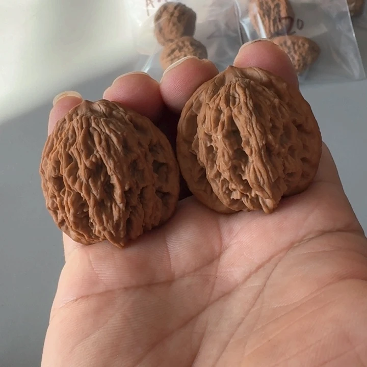 把件桃核麦虎山地果40+