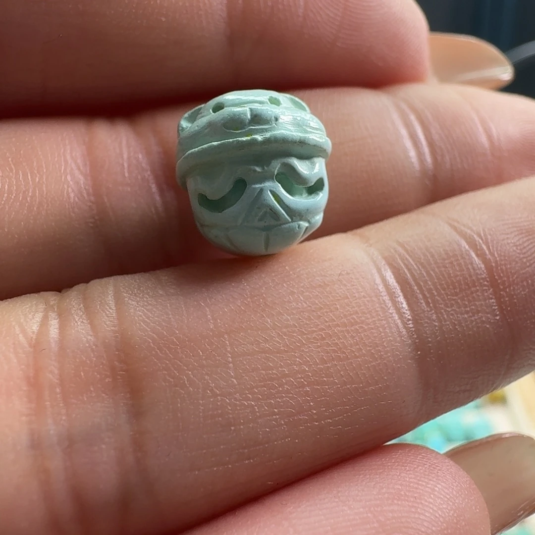 绿松石未镶嵌颈饰