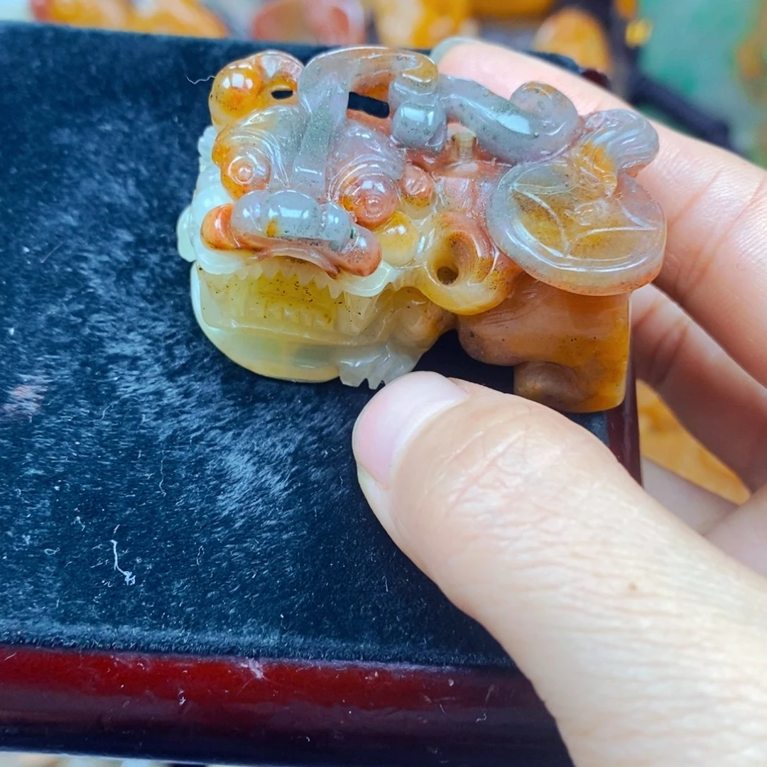 石英质玉（黄龙玉）未镶嵌吊坠(不含链)