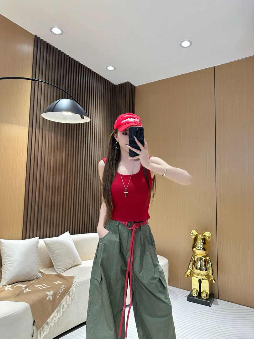 DA296吊带背心夏季后背镂空设计感通勤显瘦休闲网红洋气炸街女装