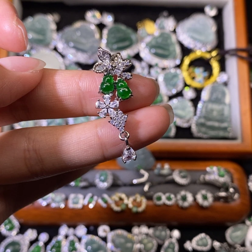 【闪购商品】翡翠颈饰未镶嵌七****了天然