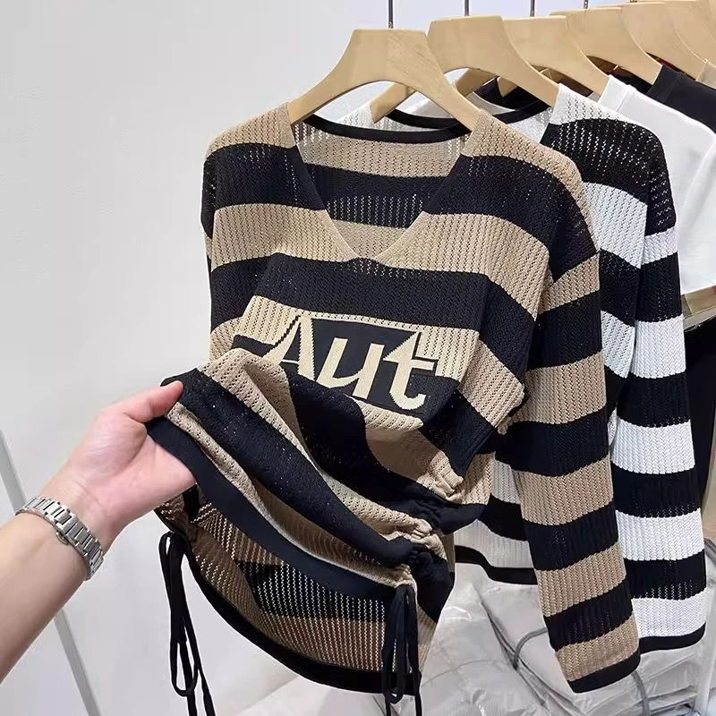 条纹V领长袖针织衫女春秋季撞色拼接镂空宽松遮肉上衣洋气打底衫