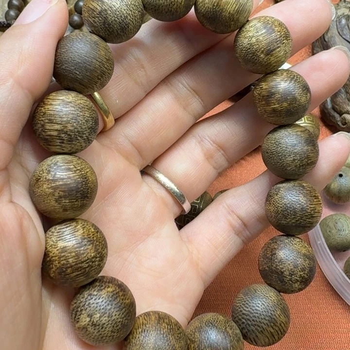 大叶紫檀（黑酸枝木类）