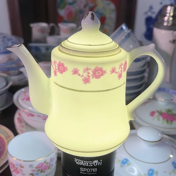 瓷片//////景德镇陶瓷茶壶。