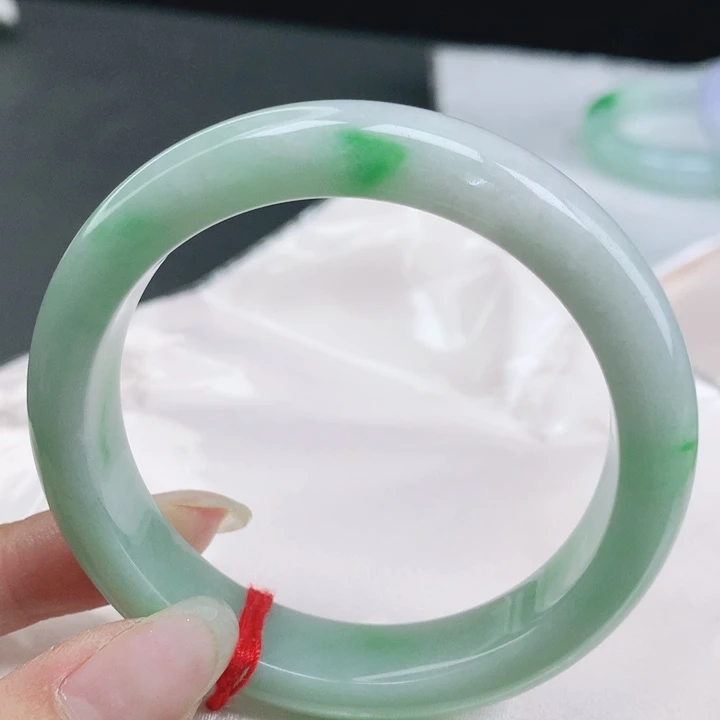 翡翠未镶嵌手镯缅甸57.0飘阳绿正圈