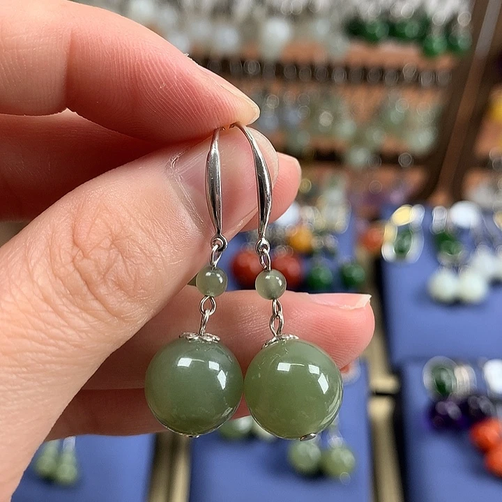 和田玉耳饰银S925镶嵌12左右