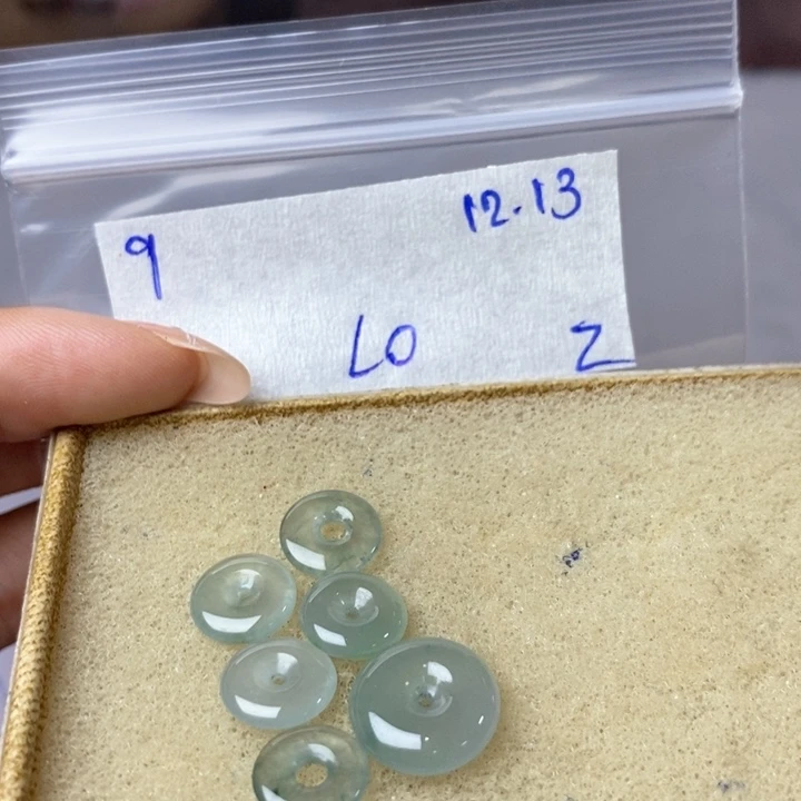 帝***派定制翡翠未镶嵌不退