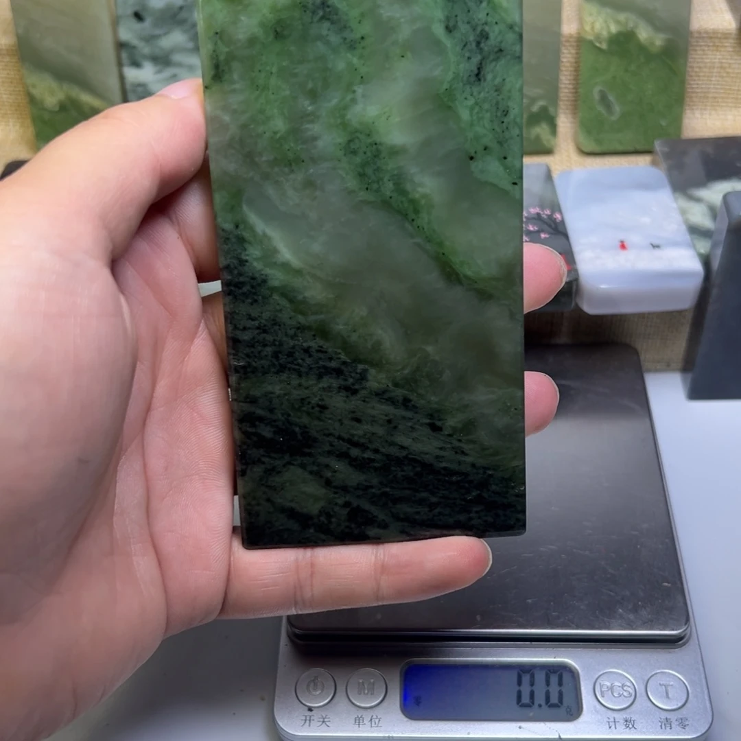 和田玉（碧玉）未镶嵌珠宝半成品