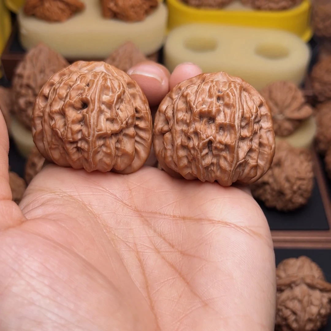 «***༅文玩核桃把件白狮子41左右