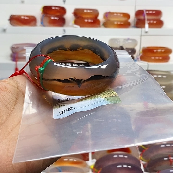 玛瑙/玉髓未镶嵌手镯山水俏色
