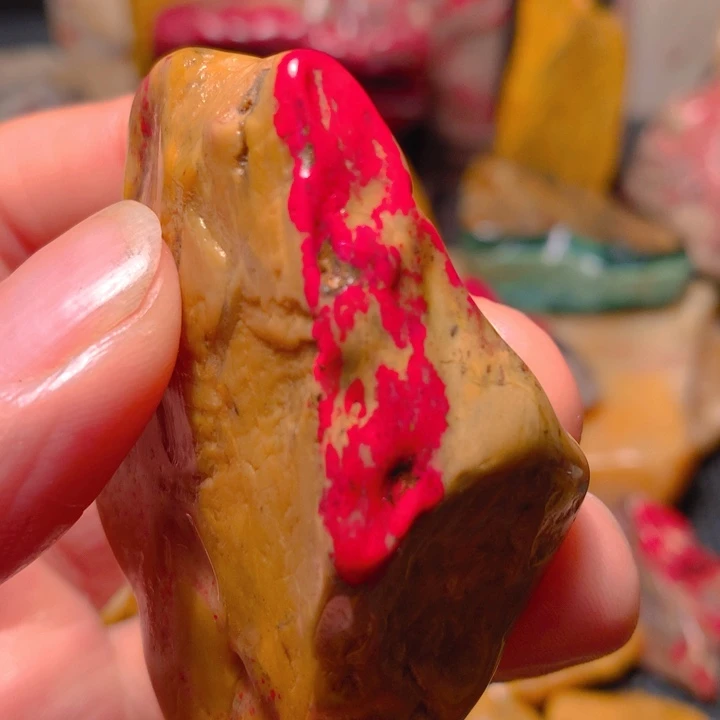 昌化石昌化田黄鸡血石