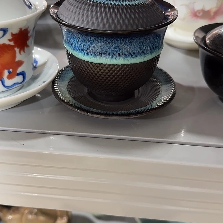 主人杯一个，瓷。。。