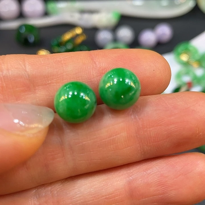 翡翠未镶嵌耳饰珠子