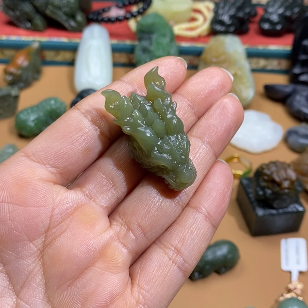 和田玉颈饰未镶嵌诺**西定制