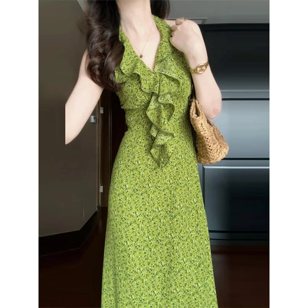 绿色法式v领无袖挂脖碎花连衣裙子女装夏季2025新款海边度假长裙