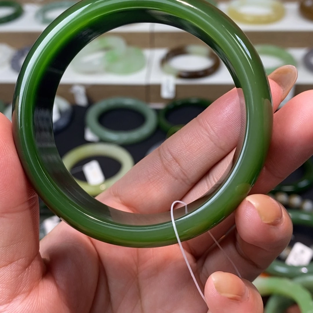 和田玉（碧玉）未镶嵌手镯