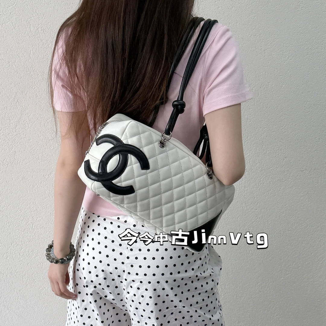 95新 Chanel/香奈儿 黑白熊猫康鹏枕头单肩包 10开 带卡 123639