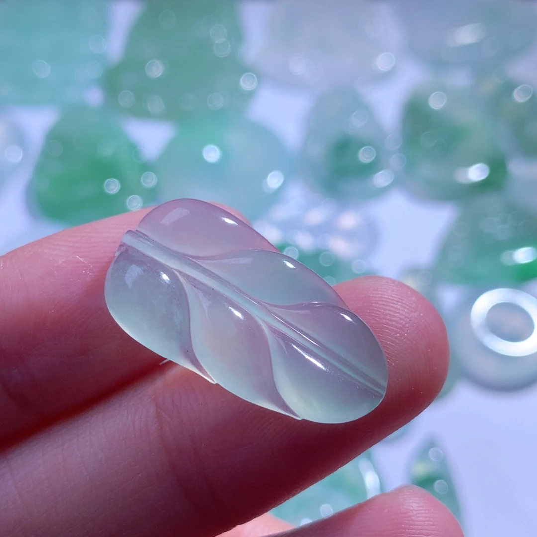 颈饰未镶嵌翡翠缅甸翡翠