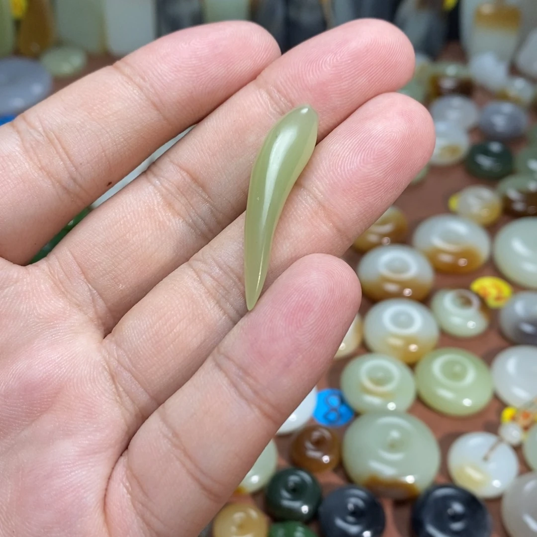 和田玉未镶嵌吊坠(不含链)