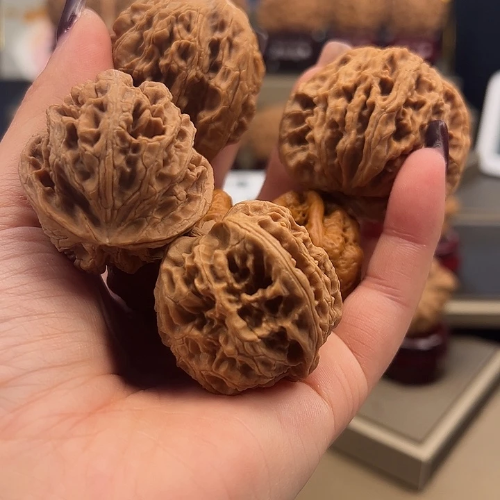 文玩核桃把件虎头➕三棱➕苹果k-007