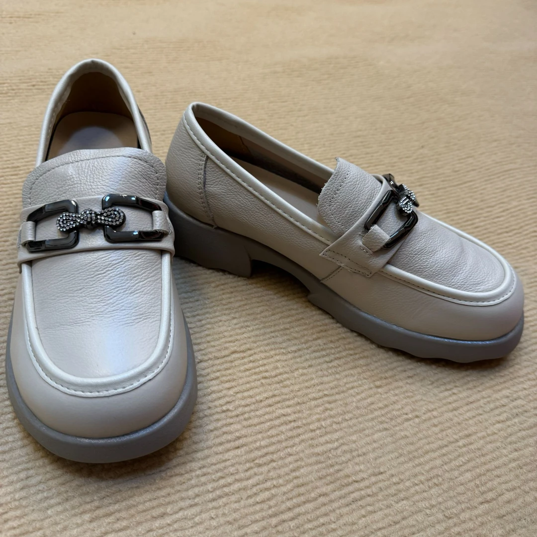 真皮软底时尚休闲鞋舒适豆豆鞋乐福鞋粗跟英伦百搭春季一脚蹬