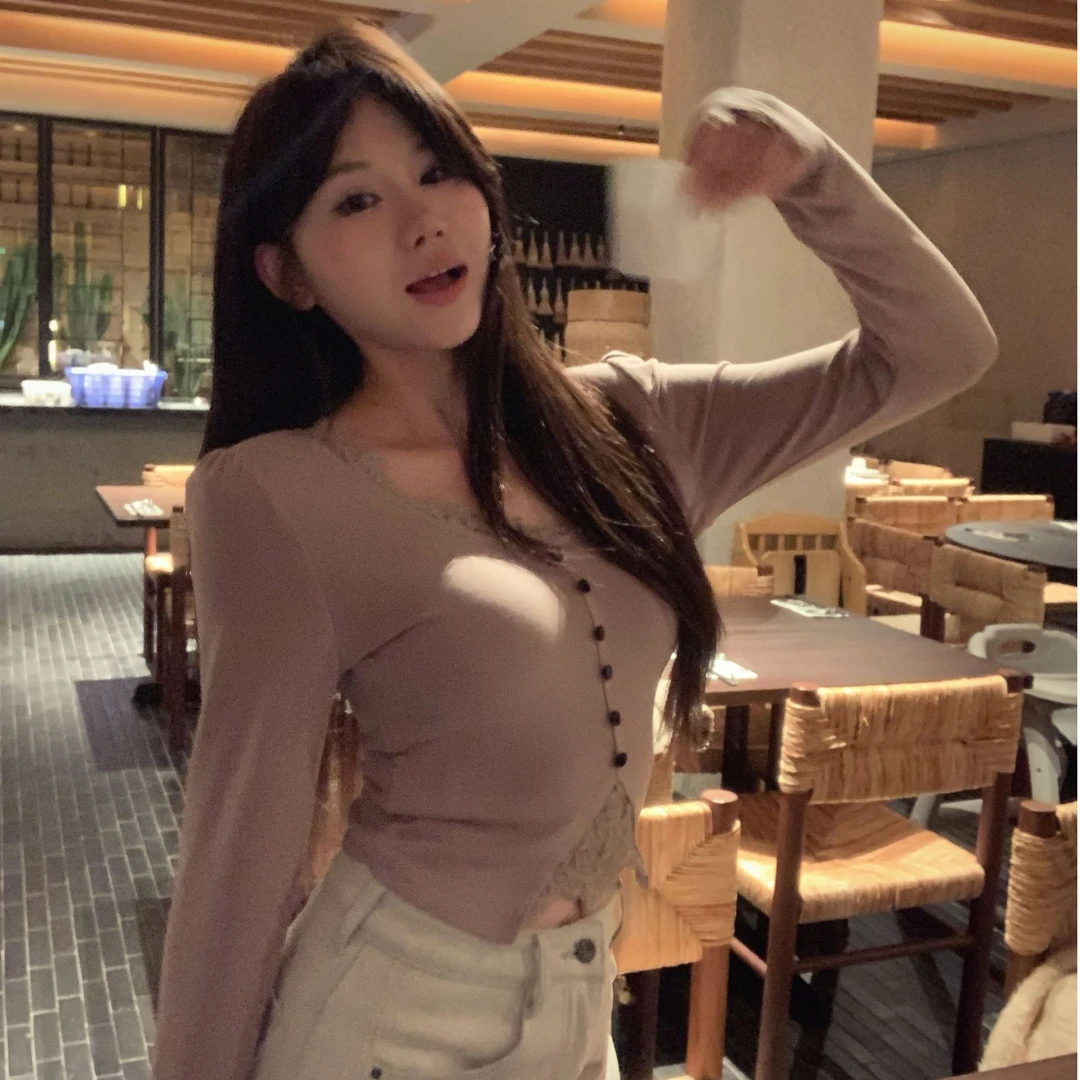 AFRESHM77【氛围心机术】蕾丝拼接纯欲风长袖加绒加厚打底衫R0412