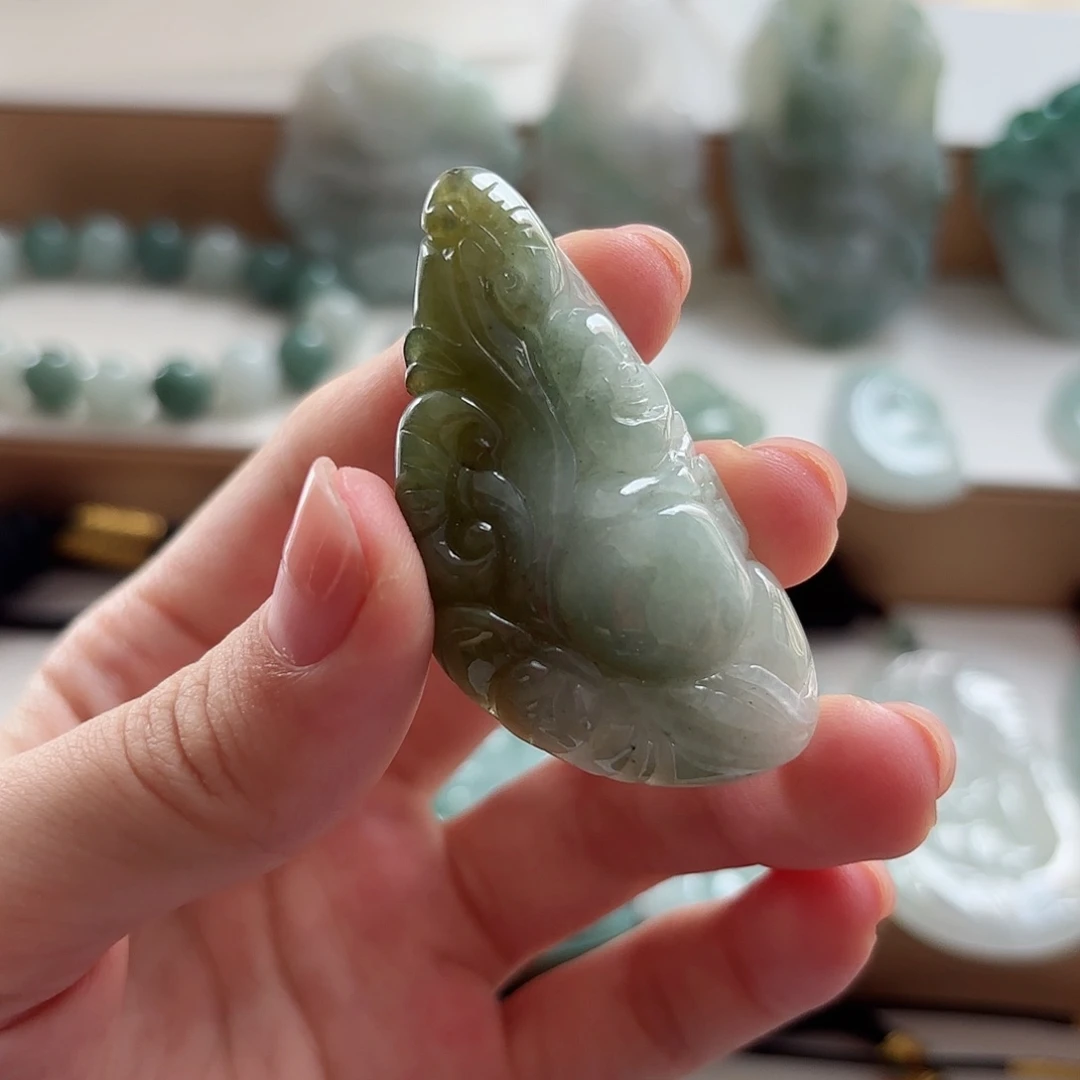 翡翠未镶嵌颈饰翡翠