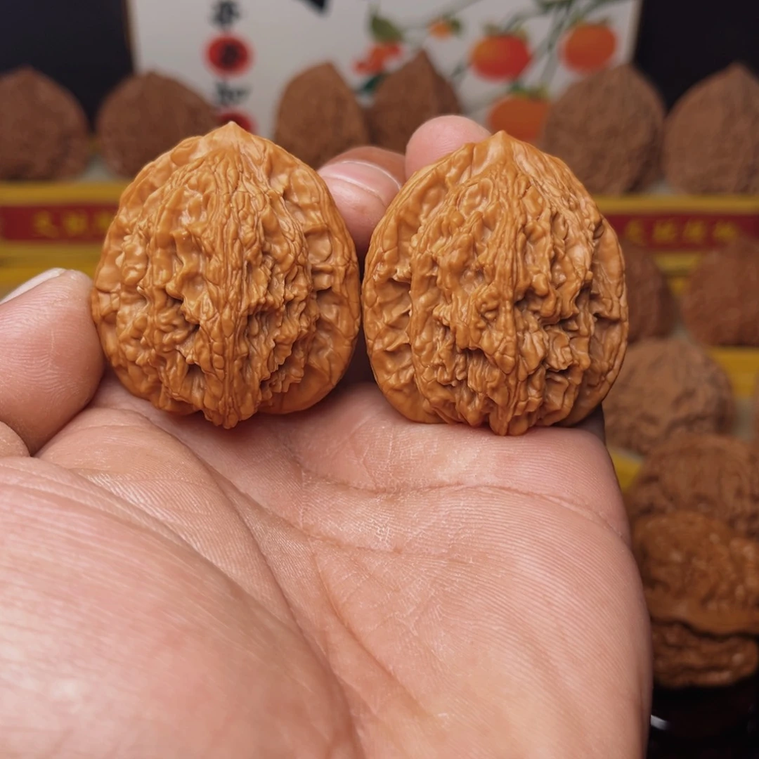 文玩核桃把件文玩核桃把件39尺麦穗虎头