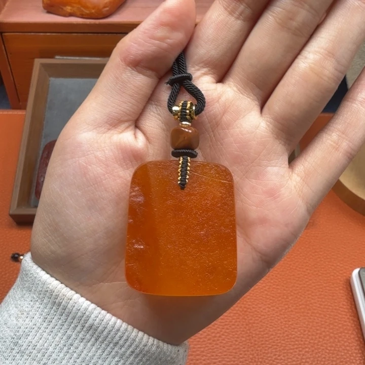 蜜蜡未镶嵌吊坠(赠链)