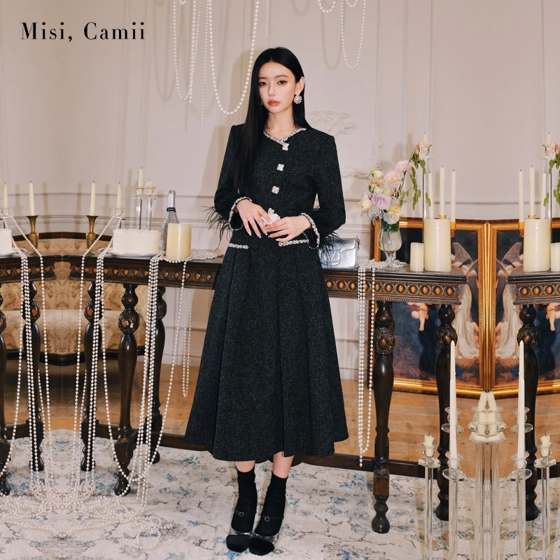 达人专属Misi,Camii2024早秋新款女装黑色羽毛钉珠边花呢时尚套装