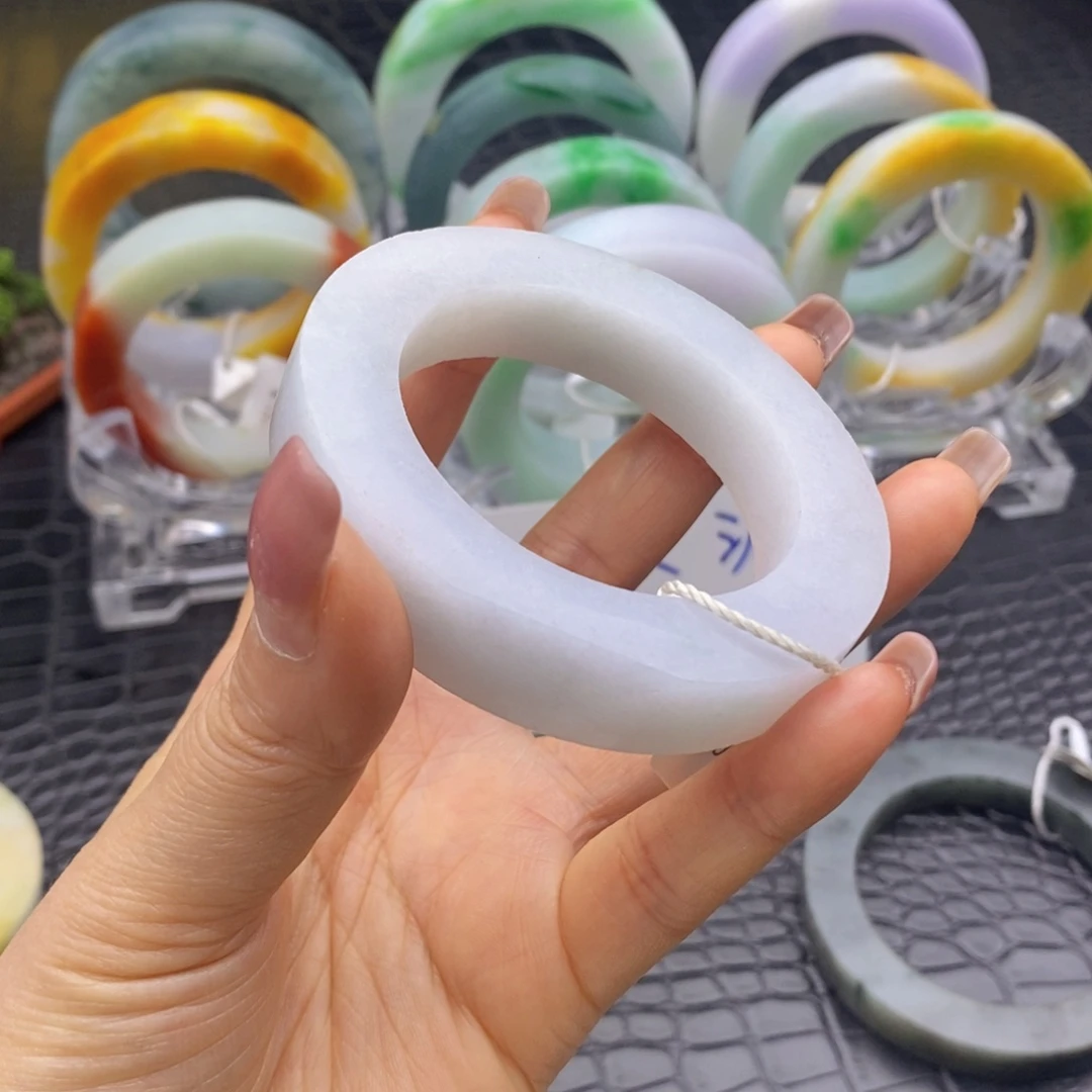 定制翡翠未镶嵌翡翠手镯