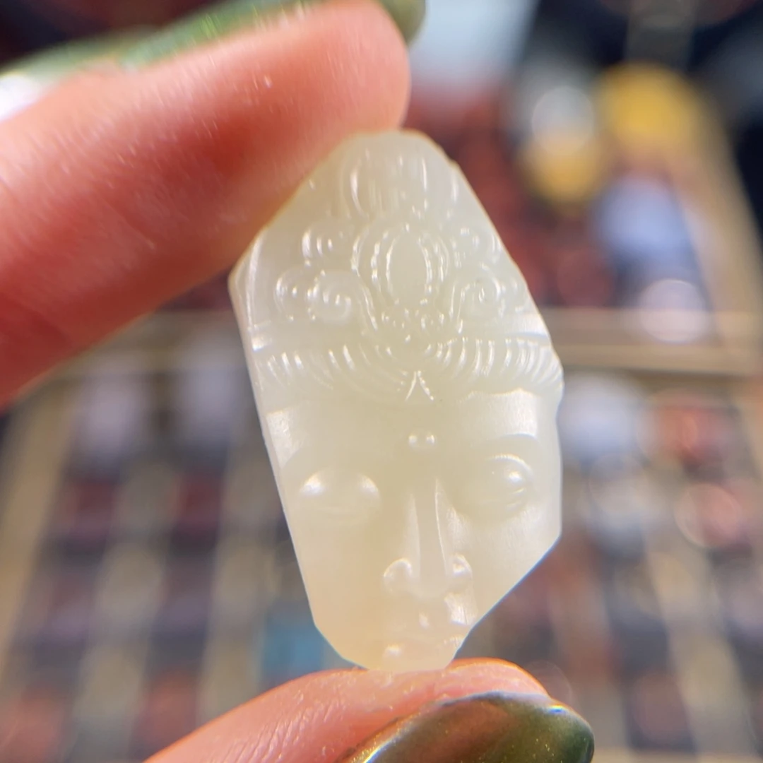 和田玉和田玉 残片 佛瞰未镶嵌