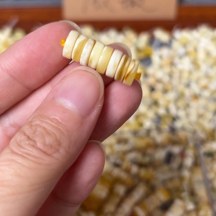 蜜蜡未镶嵌裸石8.4mm一组