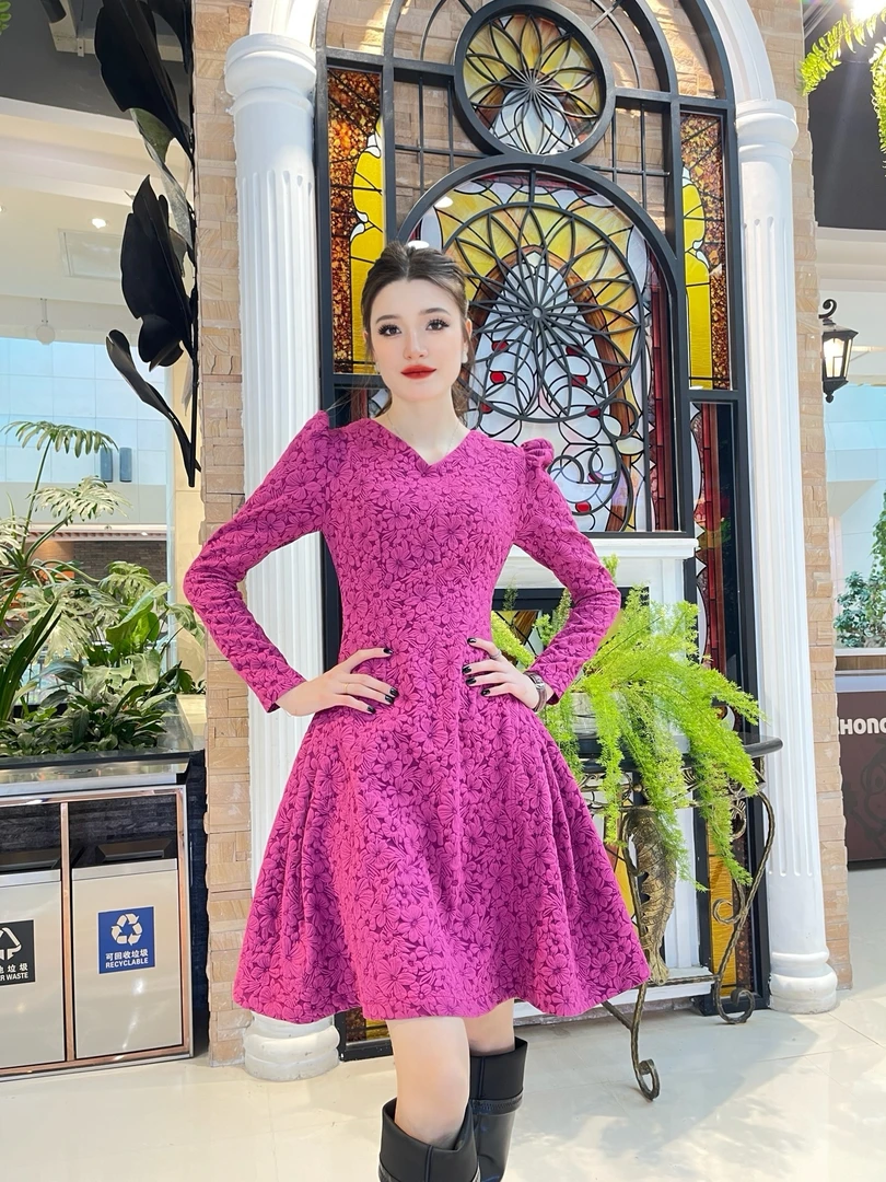 Fargiz 2025年春秋新款短款大摆褶子裙甜美可爱连衣裙