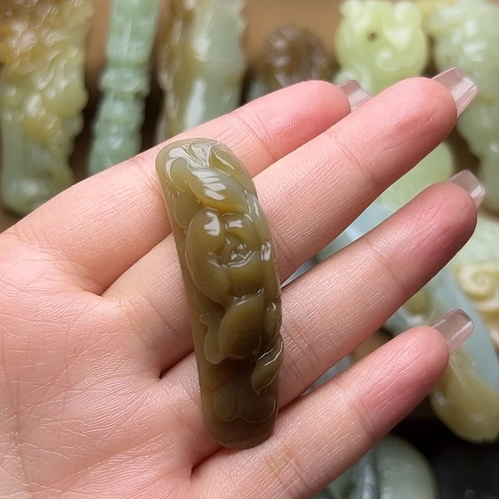 未镶嵌和田玉挂件