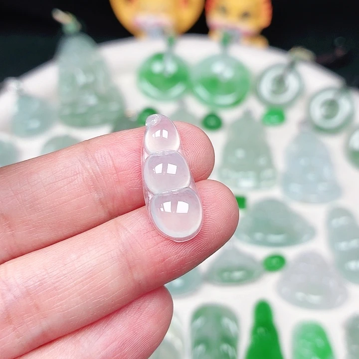 翡翠未镶嵌颈饰缅甸天然A货翡翠